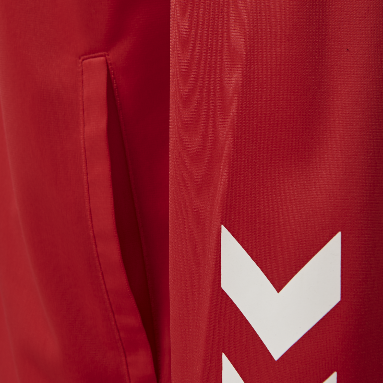 hmlPROMO POLY SUIT, TRUE RED/MARINE, packshot