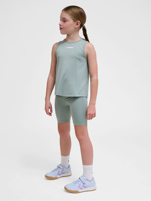 hmlLUNA TIGHTS SHORTS, ICEBERG GREEN, model