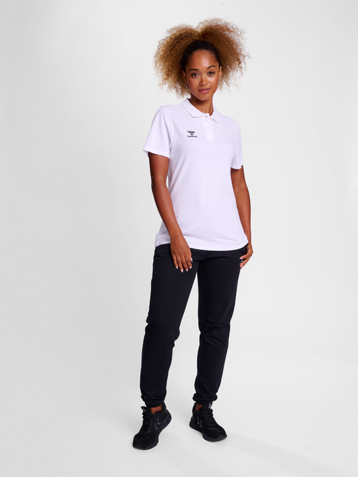 hmlGO 2.0 POLO WOMAN, WHITE, model