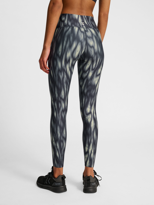 hmlHIIT AOP INTENSITY HW TIGHTS, SEAGRASS, model