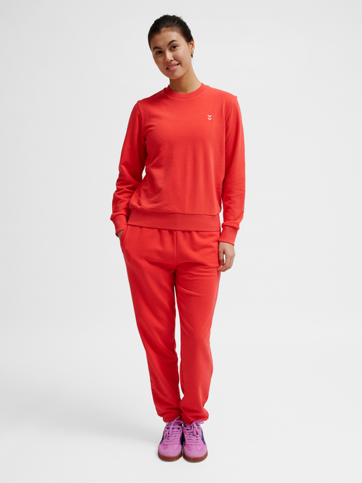 hmlPULSE W SWEAT CREWNECK, HIBISCUS, model