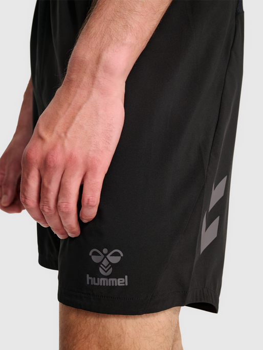 hmlPRO TRAINING SHORTS, BLACK, model