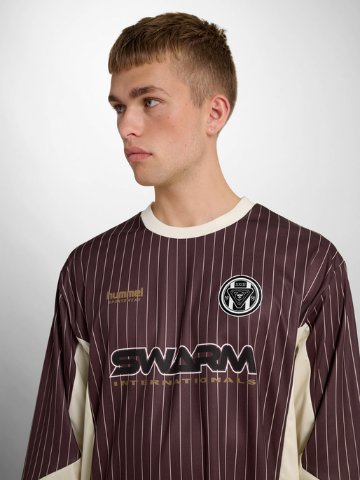 hmlLOOSE JERSEY LS STRIPE TOPSCORER, VINEYARD WINE, model