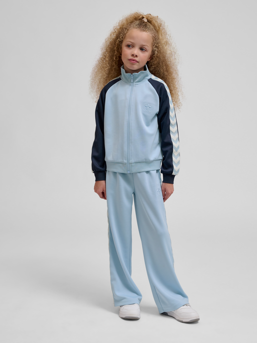 hmlDAILY ZIP JACKET, SKYWAY, model
