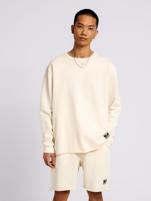 hmlYOUR LOOSE SWEATSHIRT, 9999, model