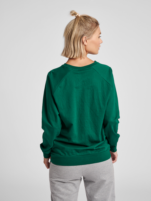 HMLGO COTTON LOGO SWEATSHIRT WOMAN, EVERGREEN, model
