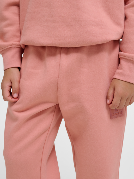 hmlCLEAN ADJUSTABLE PANTS, ROSE DAWN, model