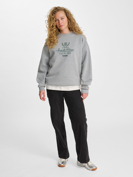 hmlLOOSE CREWNECK CLUB SPORTSWEAR, GREY MELANGE, model