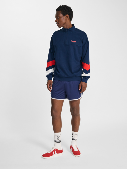 hmlOVERSIZED HALFZIP SPORTSWEAR, DRESS BLUES, model