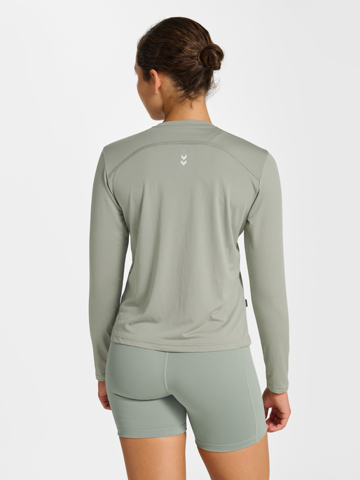 hmlPULSE WORKOUT W T-SHIRT L/S, SEAGRASS, model