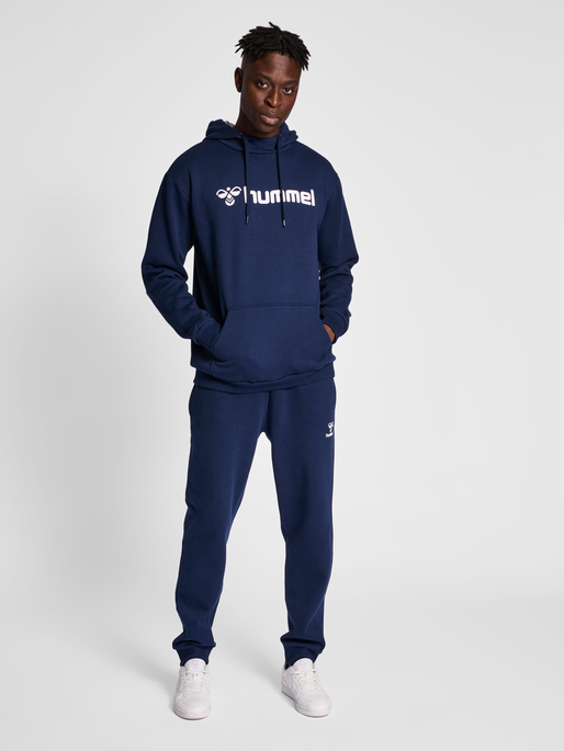 hmlMOVER COTTON HOODIE, MARINE, model