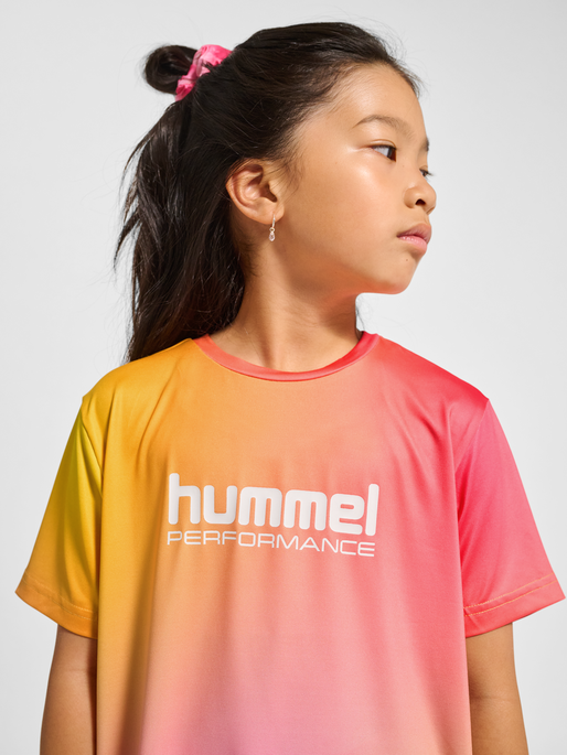 hmlJR GYM T-SHIRT S/S, SOLAR POWER, model