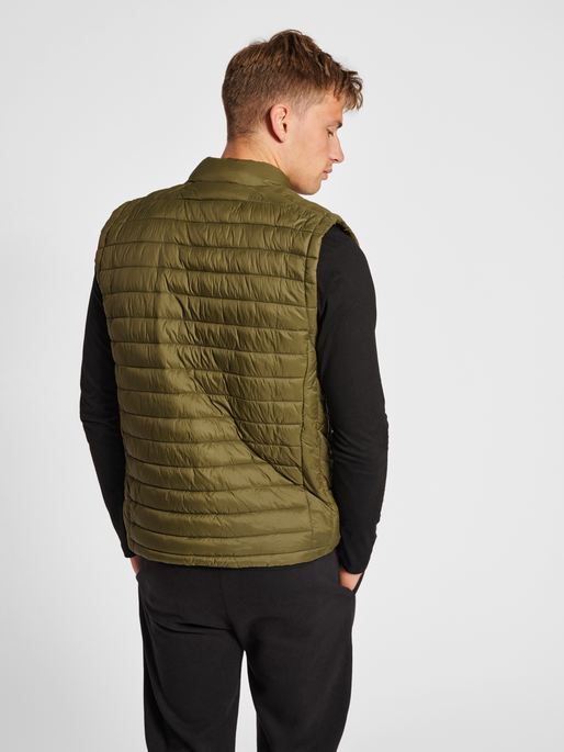 hmlRED QUILTED WAISTCOAT, DARK OLIVE, model