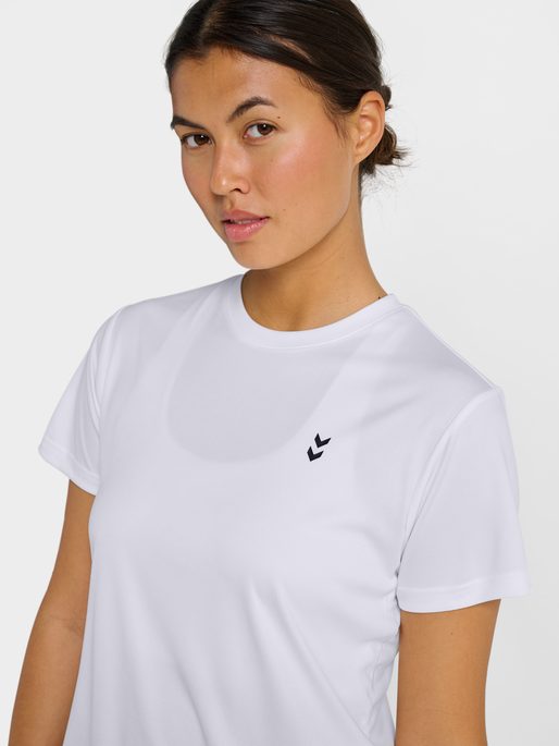 hmlPULSE TRAINING W T-SHIRT S/S, WHITE, model