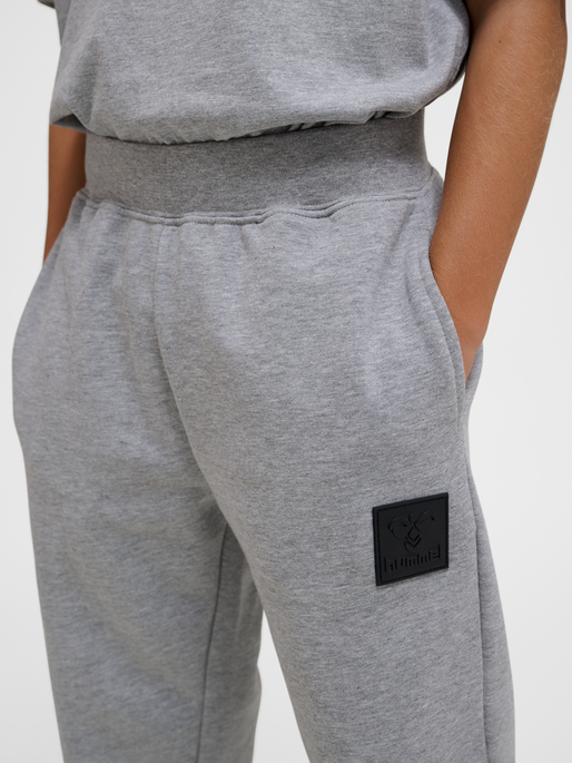 hmlCLEAN ADJUSTABLE PANTS, GREY MELANGE, model
