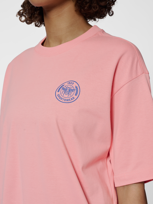hmlSWARM LOOSE T-SHIRT, BRIDAL ROSE, model