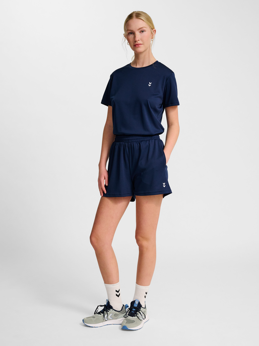 hmlPULSE TRAINING W SHORTS, DRESS BLUES, model