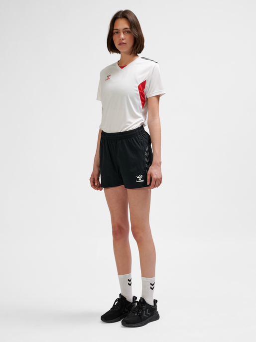 hmlAUTHENTIC WOVEN SHORTS WOMAN, BLACK, model