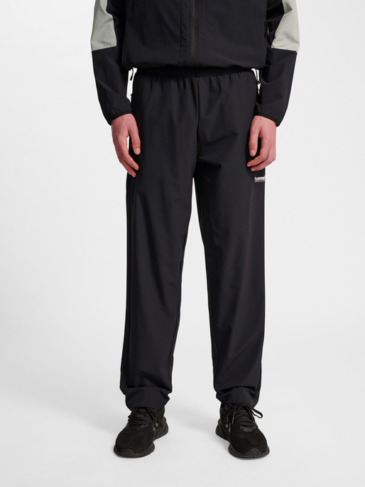 hmlPULSE PANTS, BLACK, model
