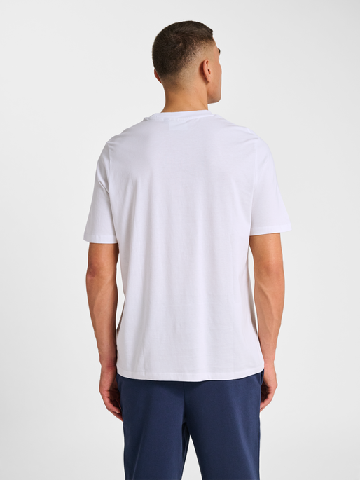 hmlPULSE T-SHIRT, WHITE, model