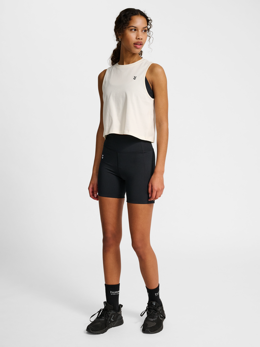 hmlHIIT CROPPED W MUSCLE TANK TOP, TOFU, model