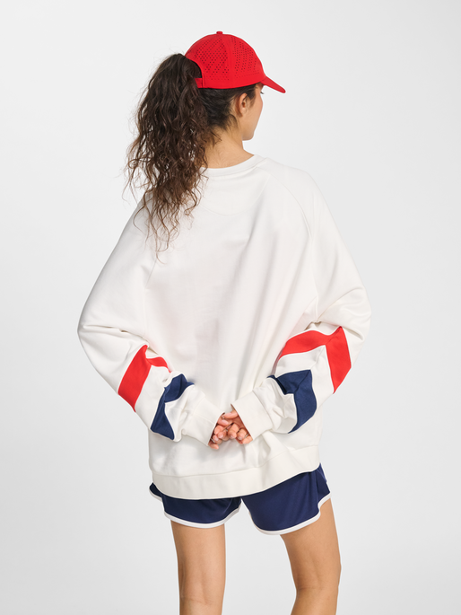 hmlOVERSIZED CREW SPORTSWEAR, BLANC DE BLANC/BLANC DE BLANC, model