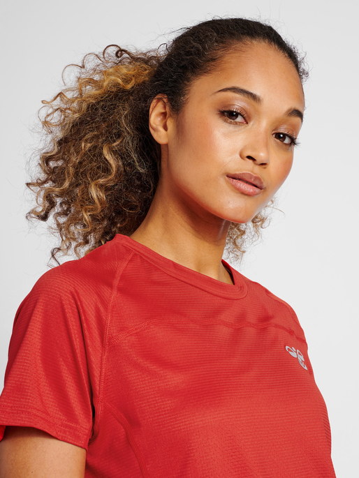 hmlGG12 TRAINING TEE S/S WOMAN, 3121, model
