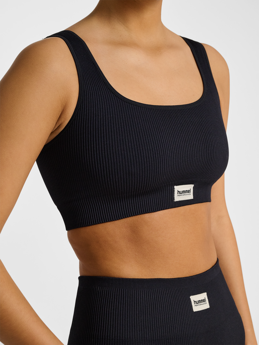hmlPULSE SEAMLESS RIB BRA, BLACK, model