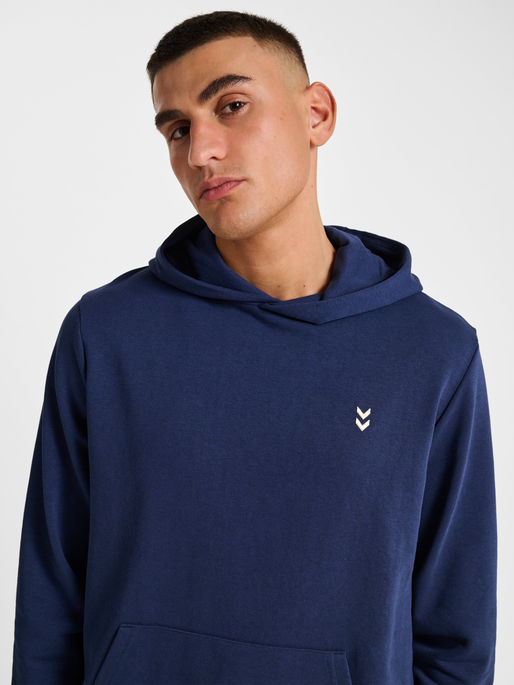 hmlPULSE SWEAT HOODIE, DRESS BLUES, model