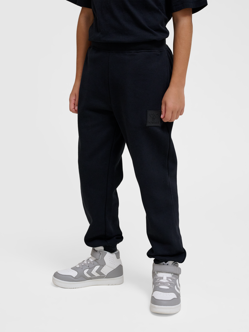 hmlCLEAN ADJUSTABLE PANTS, BLACK, model
