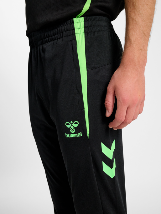 hmlLEAD 2.0 TRAINING PANTS, BLACK/GREEN GECKO, model