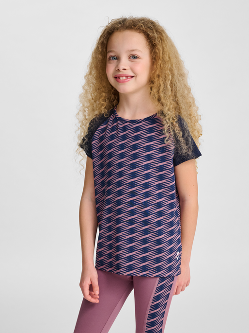 hmlJR MIX T-SHIRT S/S, WISTFUL MAUVE, model