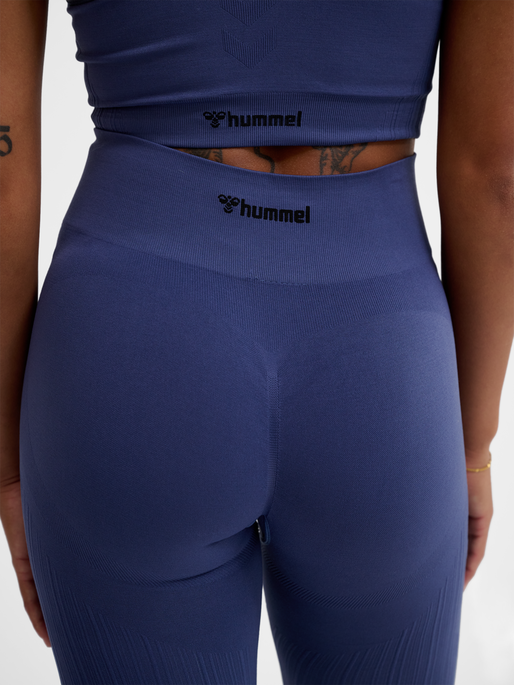 hmlMT DEFINE SEAML SCRUNCH TIGHTS, BLUE INDIGO, model