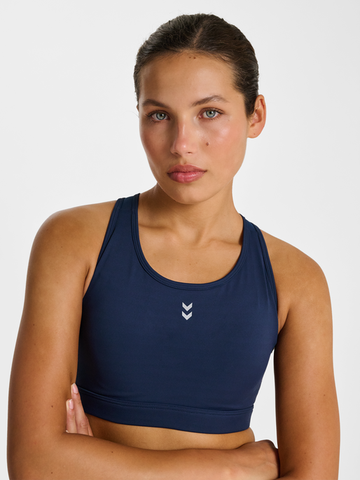 hmlPULSE MEDIUM SUPPORT BRA, DRESS BLUES, model