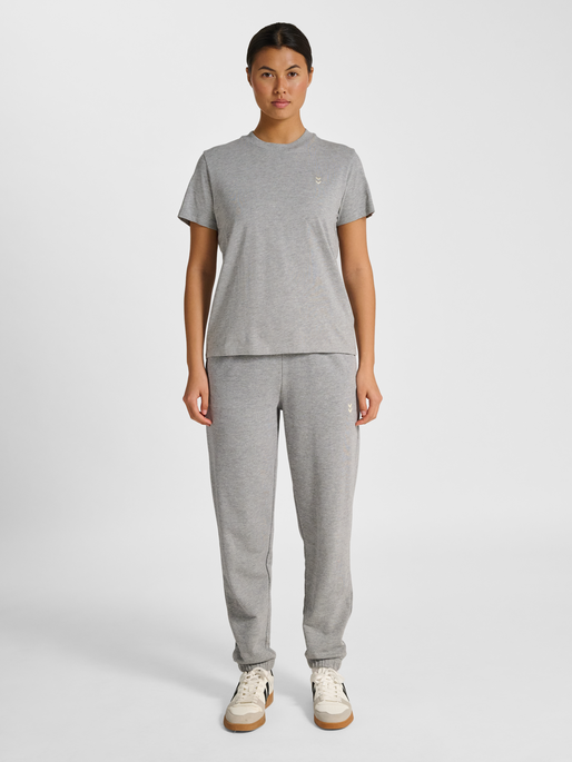 hmlPULSE W T-SHIRT, GREY MELANGE, model