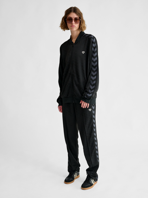 hmlARCHIVE REGULAR POLY JACKET AOP, BLACK/EBONY, model