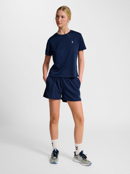 hmlPULSE TRAINING W T-SHIRT S/S, DRESS BLUES, model