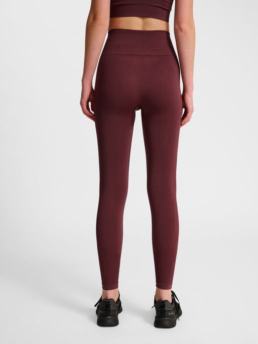 hmlTIF SEAMLESS HIGH WAIST TIGHTS, FUDGE, model
