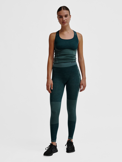 hmlCLEA SEAMLESS MID WAIST TIGHTS, GREEN GABLES/GARDEN TOPIARY ME, model