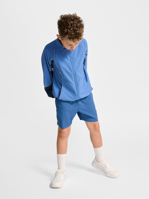 hmlJR PULSE WORKOUT SHORTS, RIVERSIDE, model