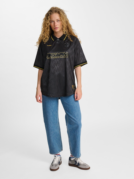 hmlLOOSE BAY SOCCER JERSEY S/S, BLACK, model