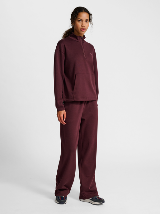 hmlYOGA SOFT HALFZIP W JACKET, FUDGE, model