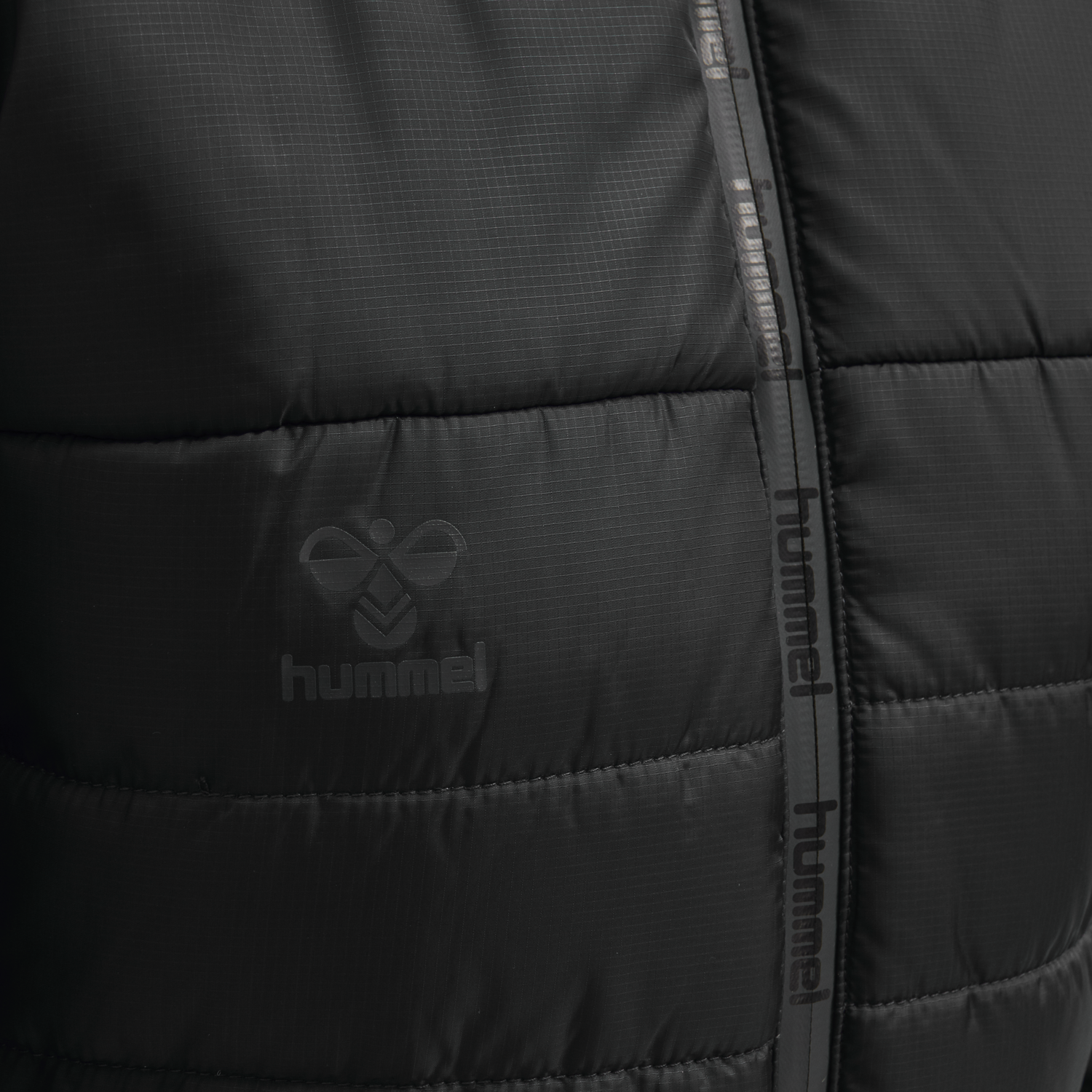 hmlNORTH QUILTED HOOD JACKET WOMAN, BLACK/ASPHALT, packshot