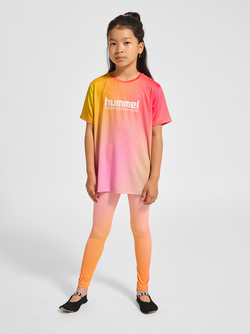 hmlJR GYM T-SHIRT S/S, SOLAR POWER, model