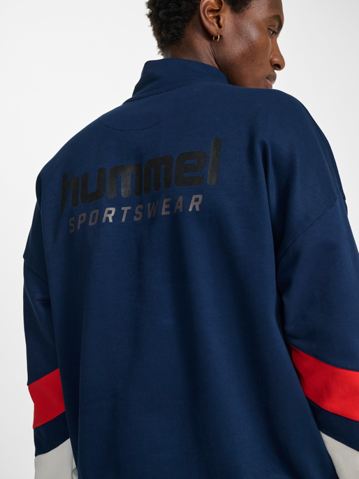 hmlOVERSIZED HALFZIP SPORTSWEAR, DRESS BLUES, model