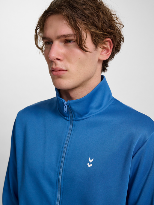 hmlPULSE TRACKSUIT, RIVERSIDE, model