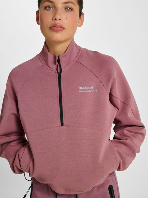hmlTECH FLEECE WOMEN BOXY HALF ZIP, WISTFUL MAUVE, model