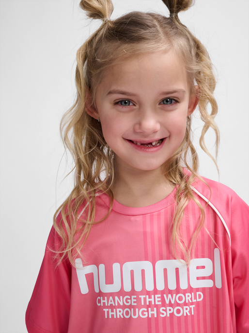 hmlMEXINE T-SHIRT S/S, GERANIUM PINK, model