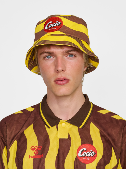 hmlCOCIO BUCKET HAT, POTTING SOIL, model