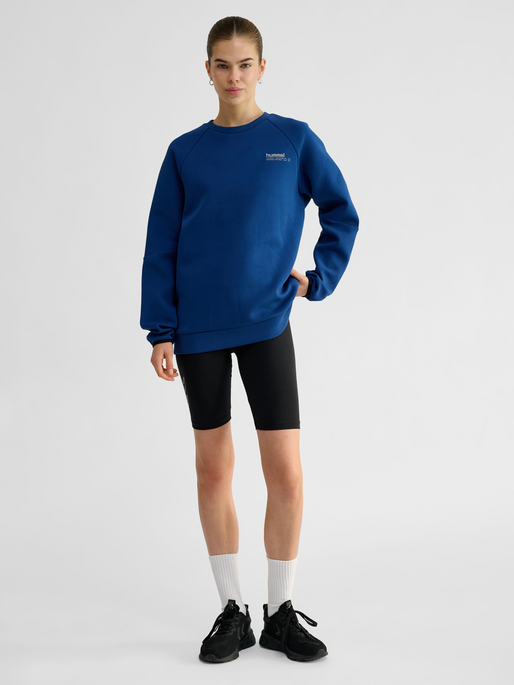 hmlTECH FLEECE REGULAR CREW, ESTATE BLUE, model